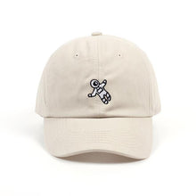 Load image into Gallery viewer, Astronaut emberoidery baseball cap